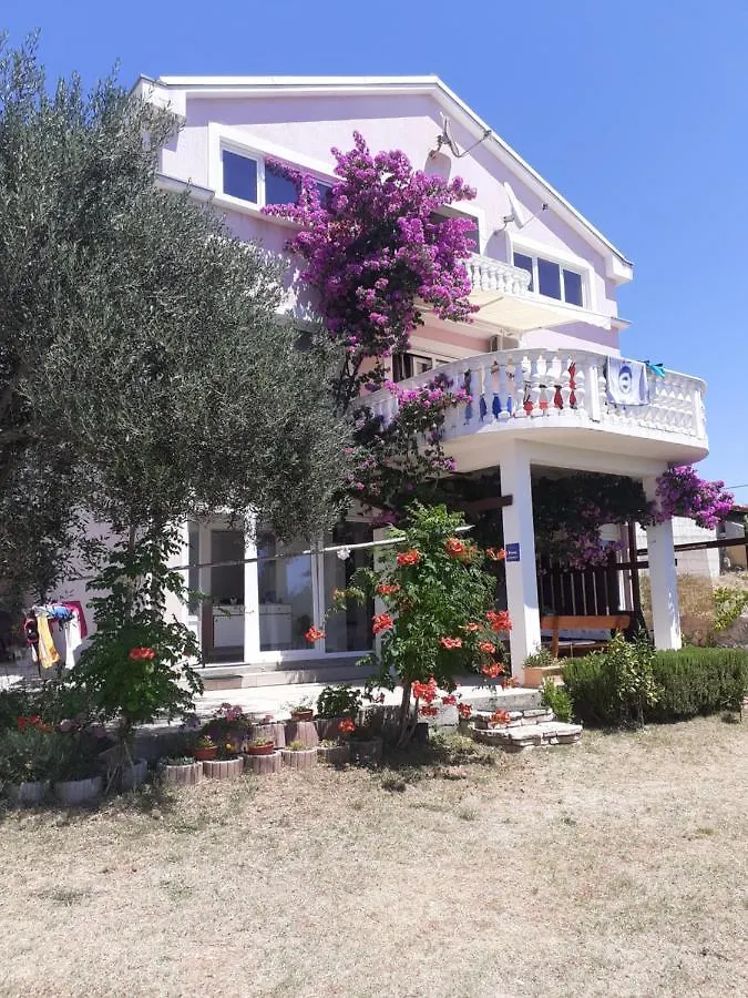 Apartments Sara Posedarje